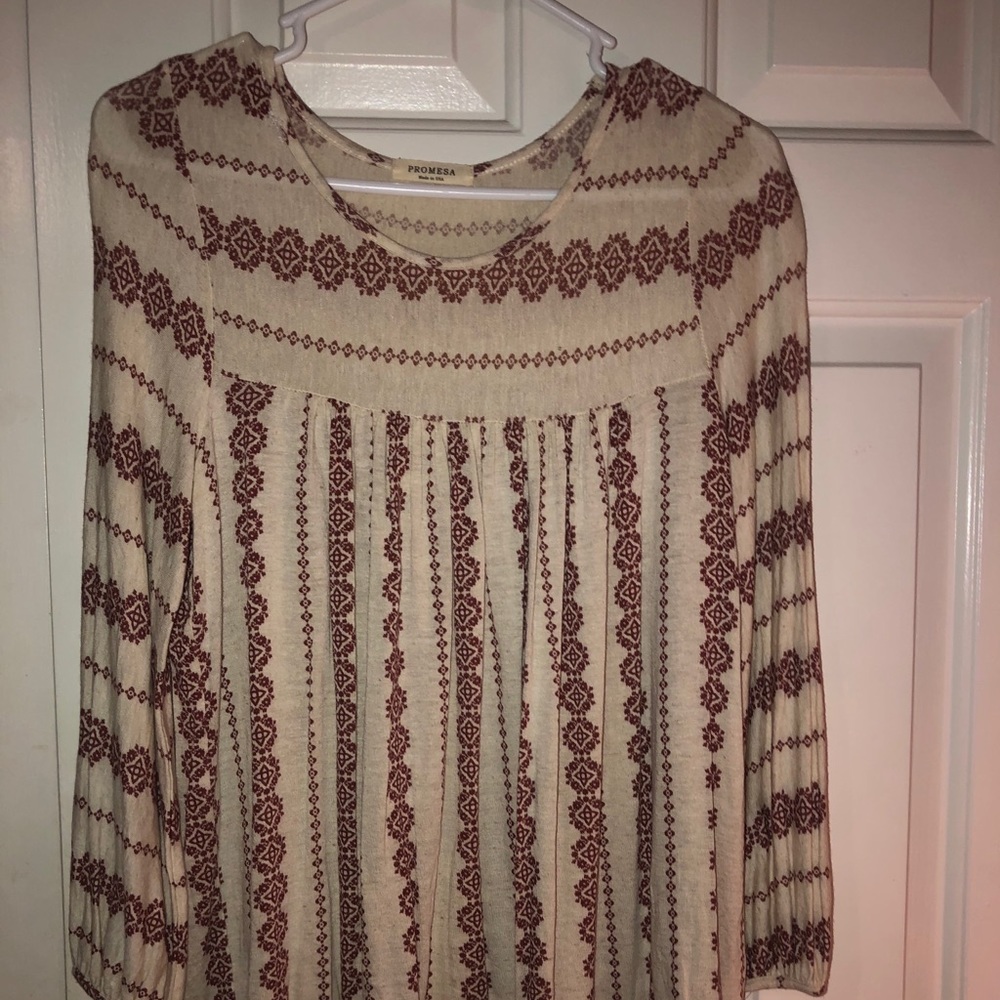cream & maroon flowy top